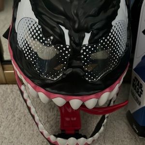 Venom mask